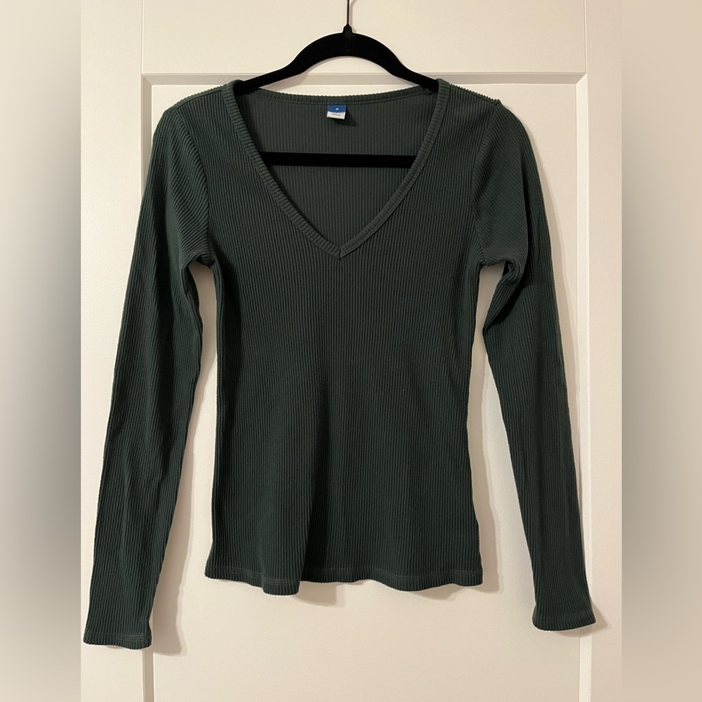 Set of Three Women's V-Neck Ribbed Sweater Tops - Dark Green, Black and Taupe